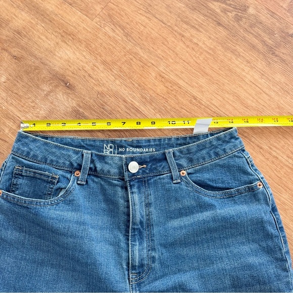 Lot of 2, No Boundaries Juniors High Rise Mom Jeans, Size 11, 27" Inseam, NWT - Picture 4 of 13